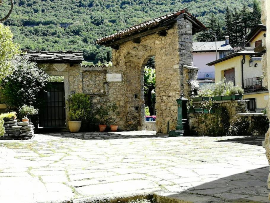 Villa L'Antico Borgo, Un Mix Di Storia E Romanticismo à Lierna Extérieur photo