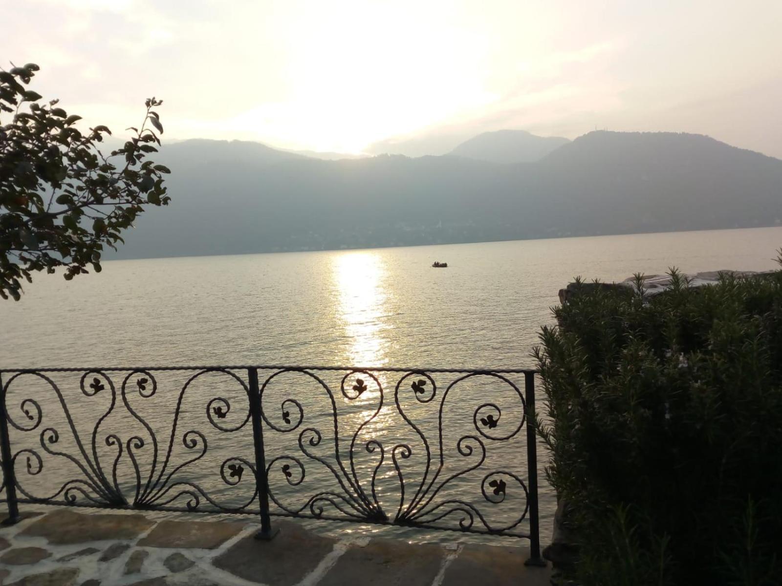 Villa L'Antico Borgo, Un Mix Di Storia E Romanticismo à Lierna Extérieur photo